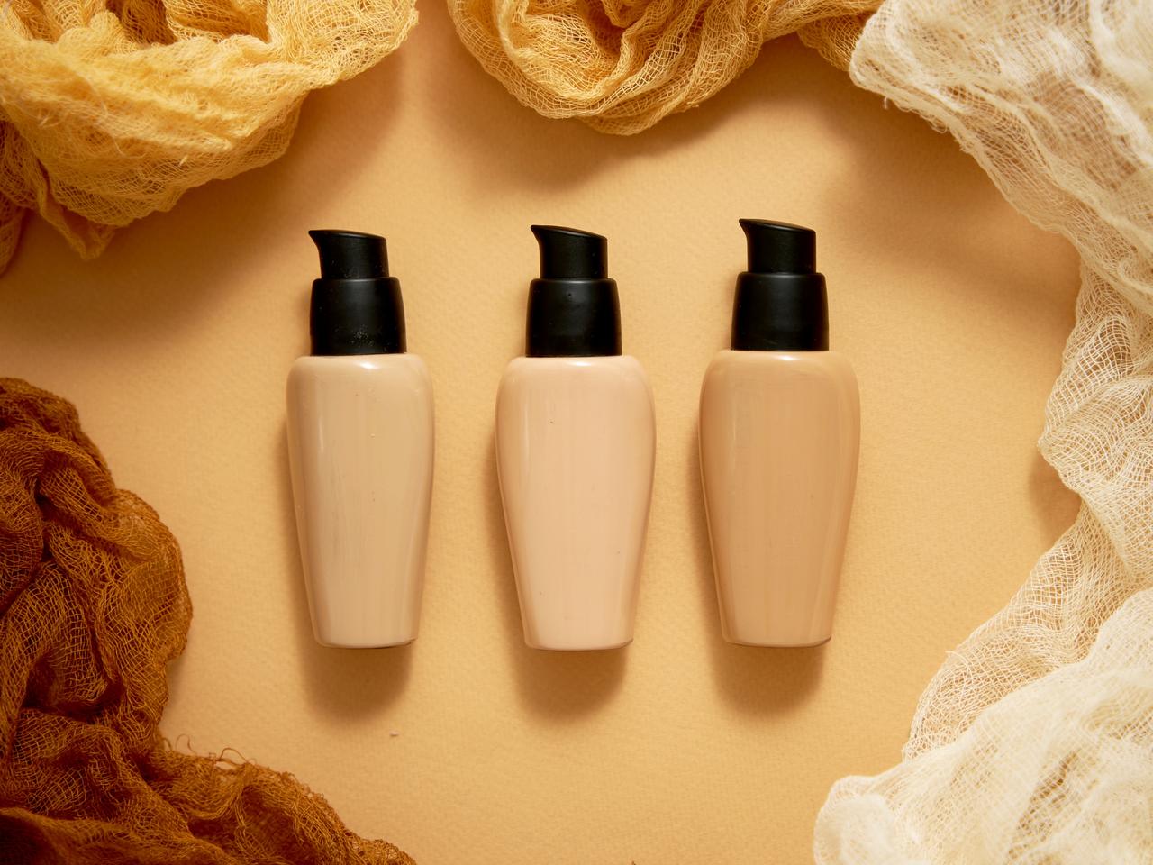 日焼けで肌に合わなくなった？明るすぎるファンデの色味を調整する方法