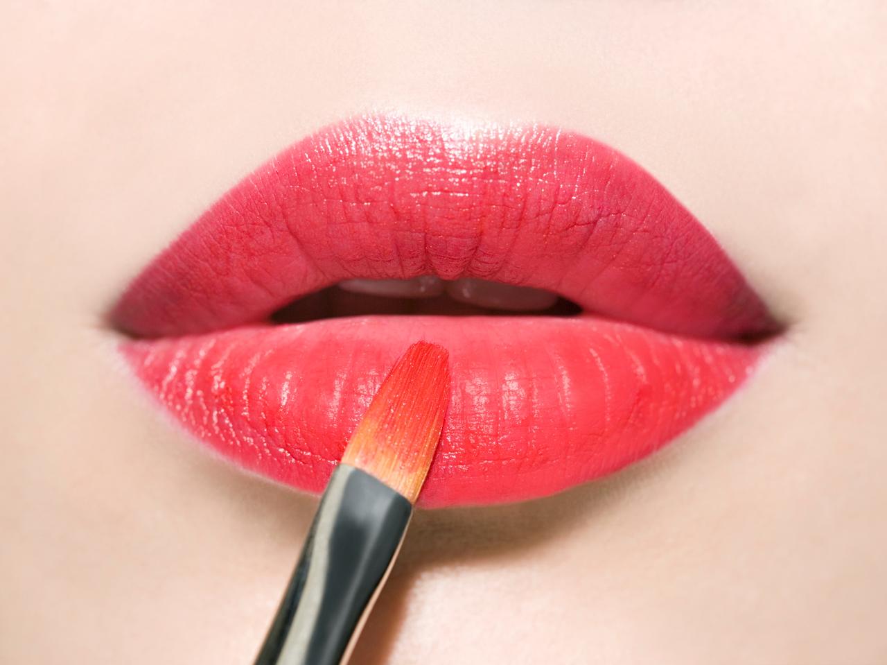 リップの色持ちがUP!「チーク」を使った裏ワザが目からウロコ