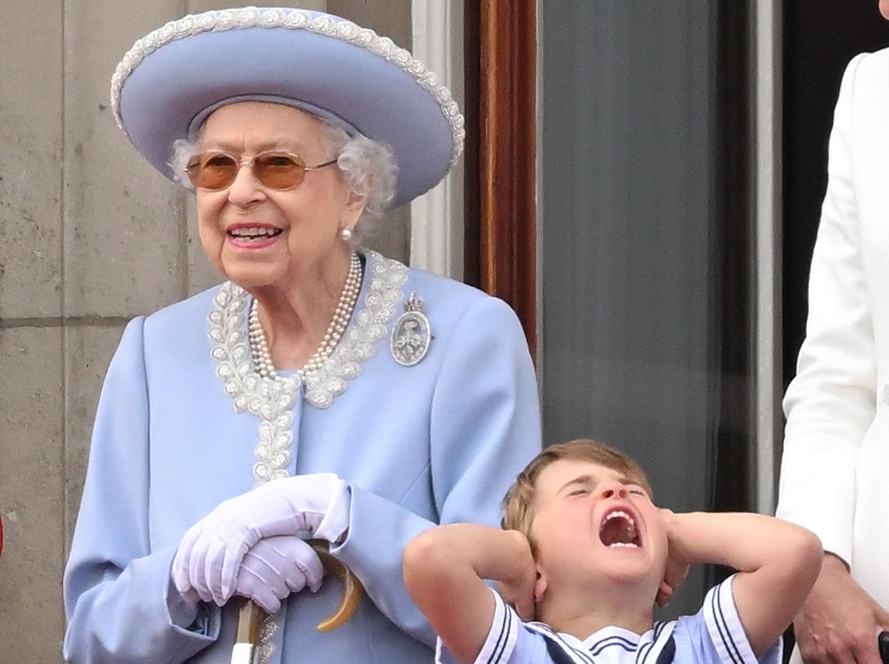 エリザベス女王が“ひ孫たち”に見せた「おばあちゃんの顔」がキュート！