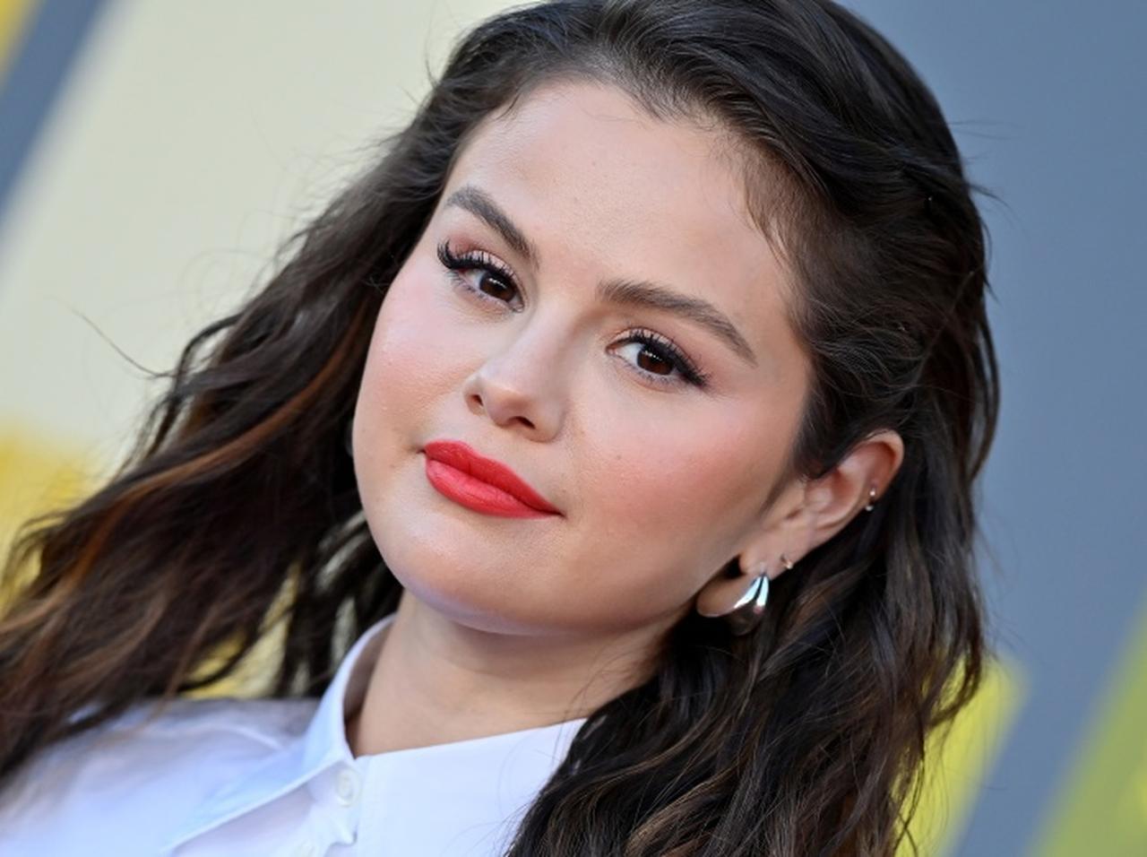 セレーナ・ゴメス、ヘイリー・ビーバーのインタビューを受けて「言葉の大切さ」を訴える