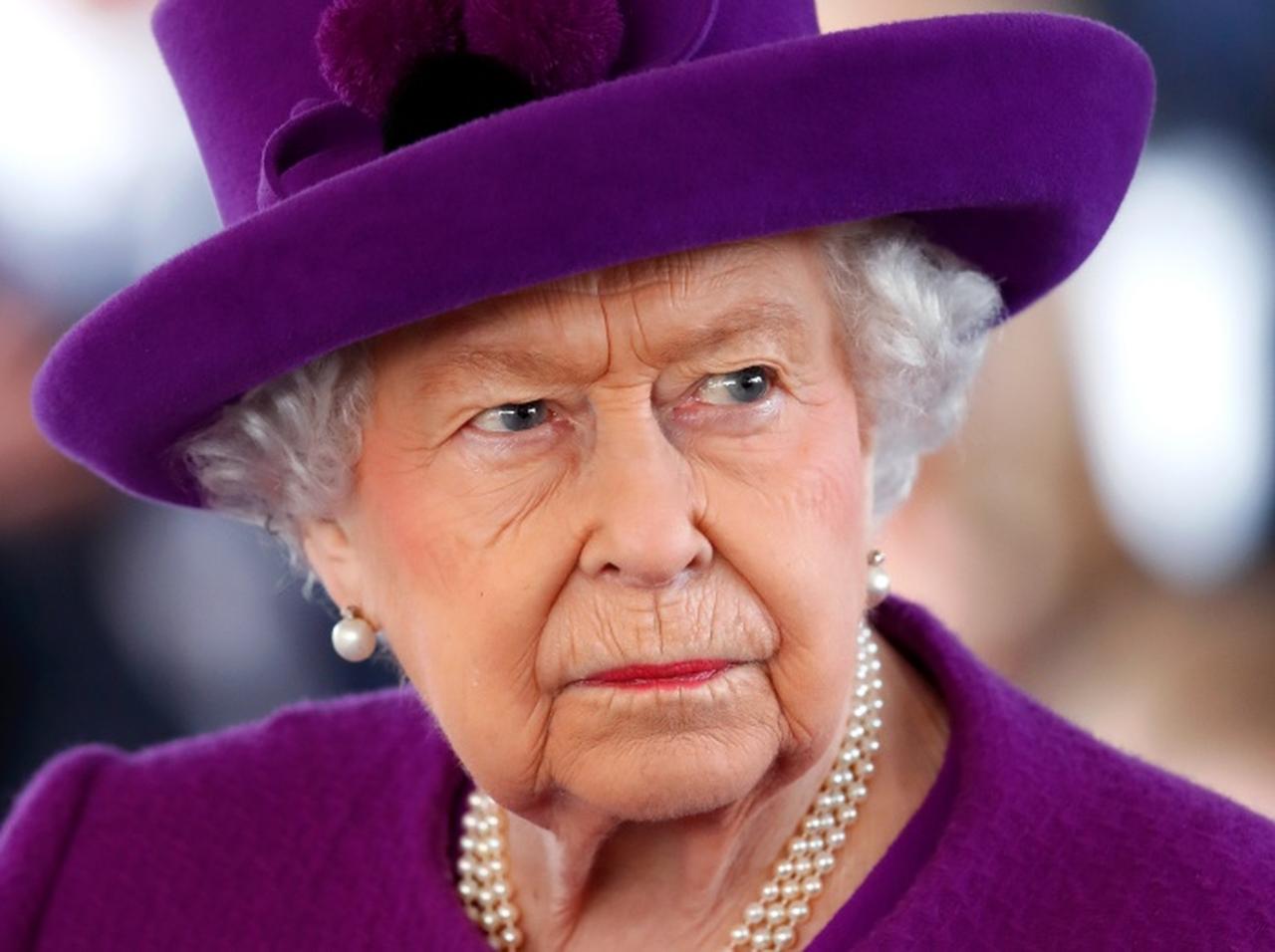 エリザベス女王、カメラマンに「笑って」と言われて返した『言葉』が貫禄ありすぎ