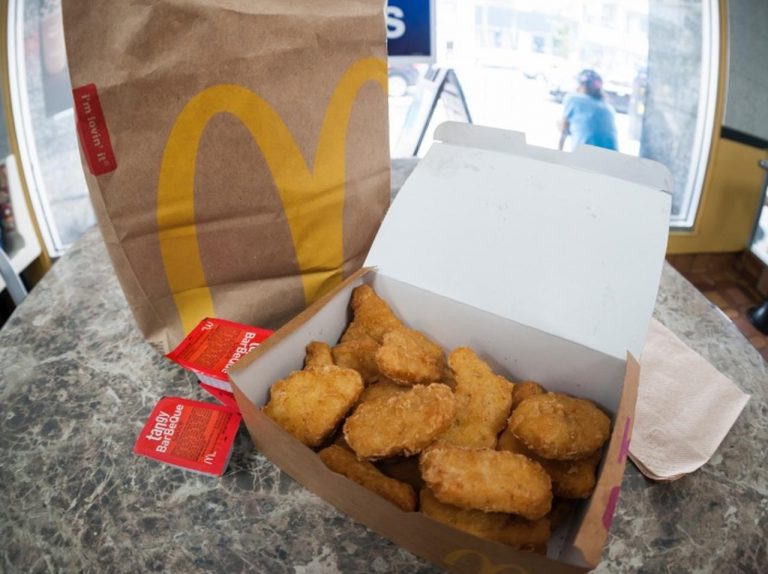 こんなマクドナルドのナゲットは嫌だ!さあ、食べようと箱を開けたら「入ってたもの」にがく然