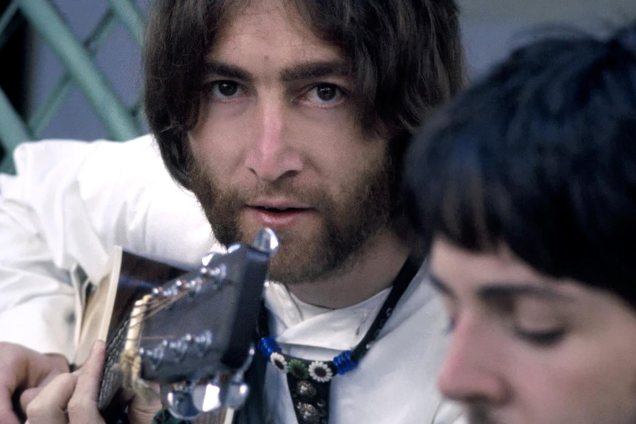 ビートルズに貰って「紛失」したものがプライスレスすぎた! インドで4人と8日間過ごした監督に取材