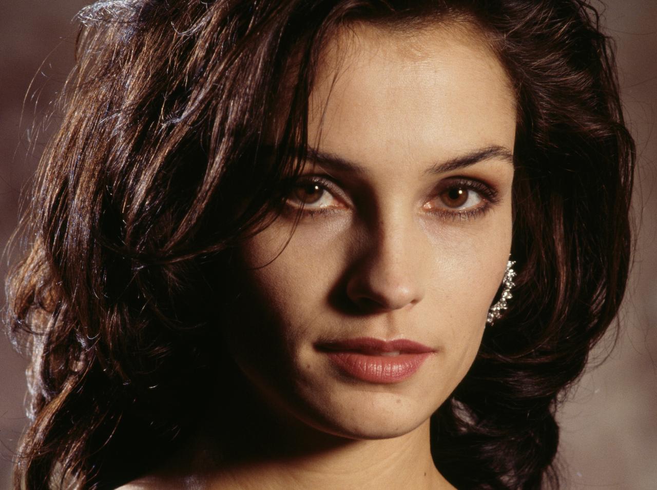 ファムケ・ヤンセン、『007』ボンドガールは「狼の中に放り出された気分」苦労を語る