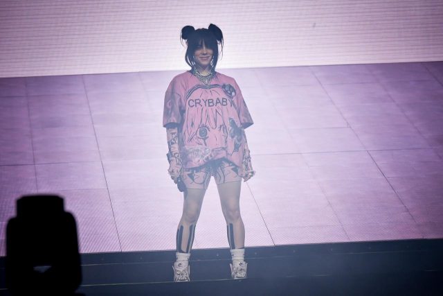 これがビリー・アイリッシュ！20歳のポップスターが示した360度の新時代アイコン像【初単独来日公演レポート】