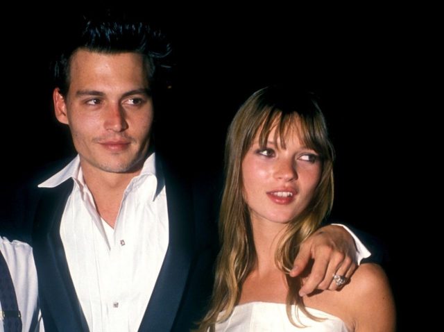 ジョニー・デップ、ケイト・モスへのサプライズプレゼントを「お尻の割れ目」に隠していた