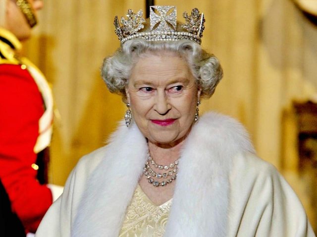 エリザベス女王の葬儀、“超大物シンガーの妻”が「特別警察官」として勤務