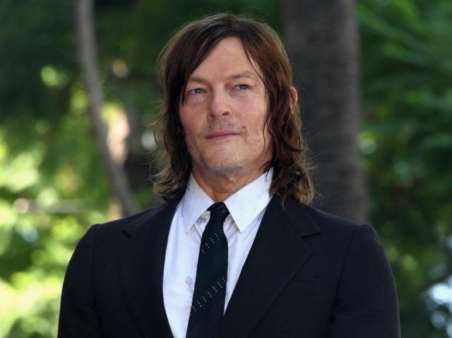 ノーマン・リーダスのハリウッド殿堂入りを「モデルの息子」が祝福&貴重な2ショットも披露【写真アリ】