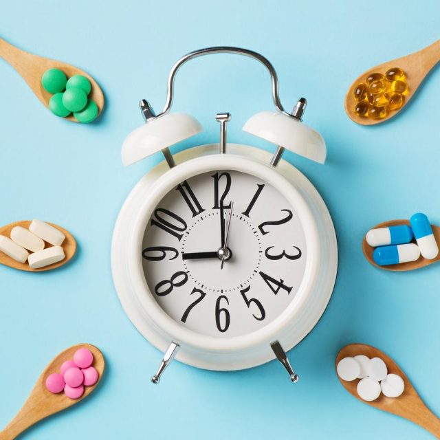 サプリメントはいつ飲むべき？栄養士が教える種類別のベストタイミング