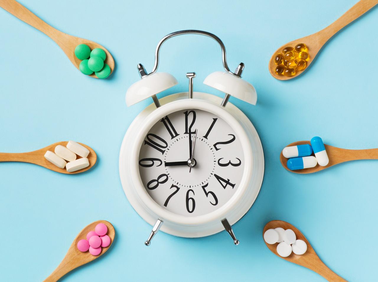 サプリメントはいつ飲むべき?栄養士が教える種類別のベストタイミング