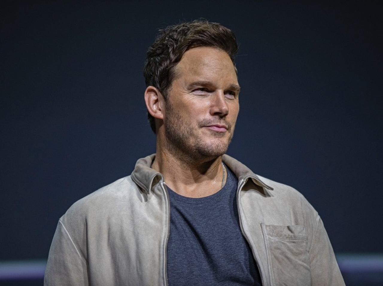 義父シュワちゃんもびっくり!? クリス・プラット、ガソリンスタンドで「ストイックすぎる姿」を目撃される