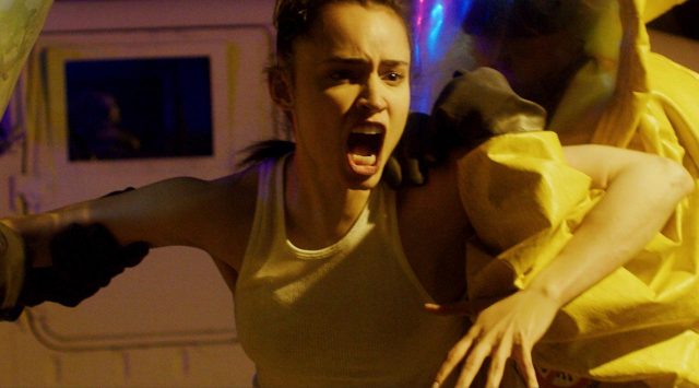 予告編がリアルすぎて騒然！コロナ禍4年目を描いた『ソングバード』ソフィア・カーソンの場面写真が到着