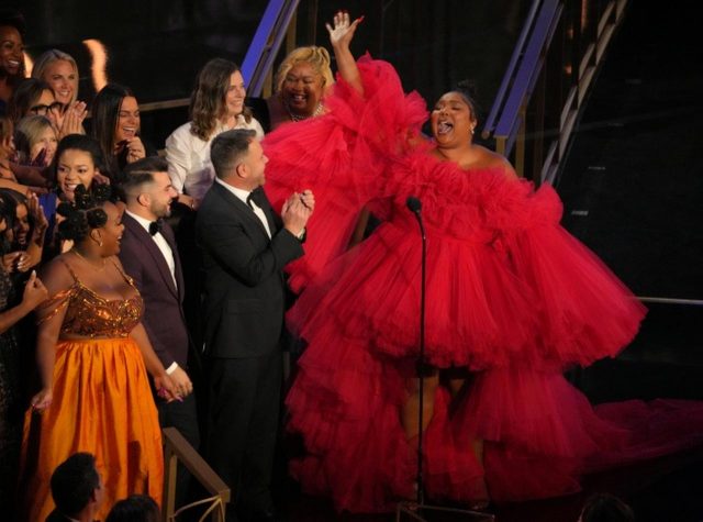 日本人ネイリストが手掛けた！リゾのエミー賞授賞式ネイル