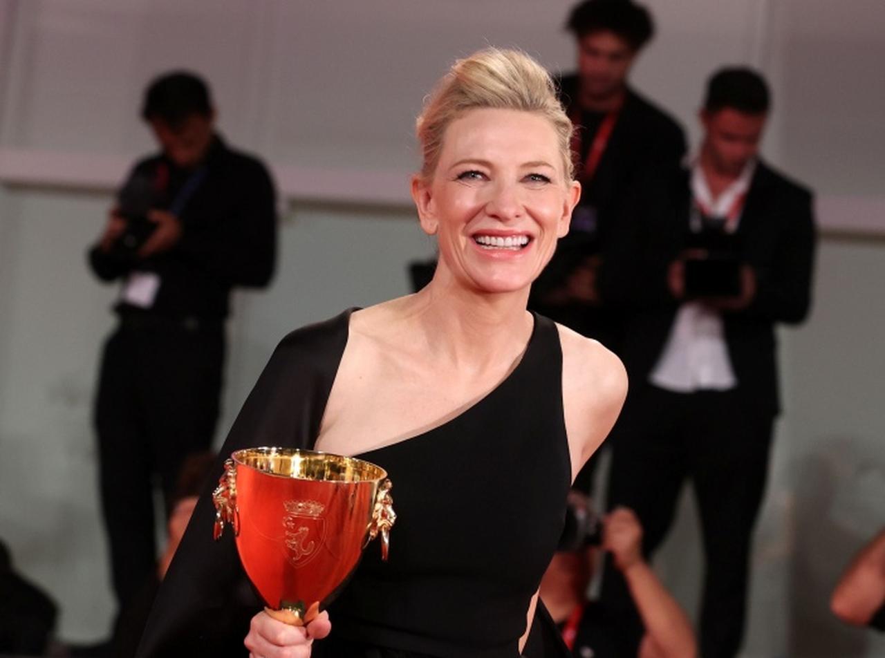 7歳子どもを珍しく同伴！ケイト・ブランシェット親子がヴェネチア国際映画祭に登場