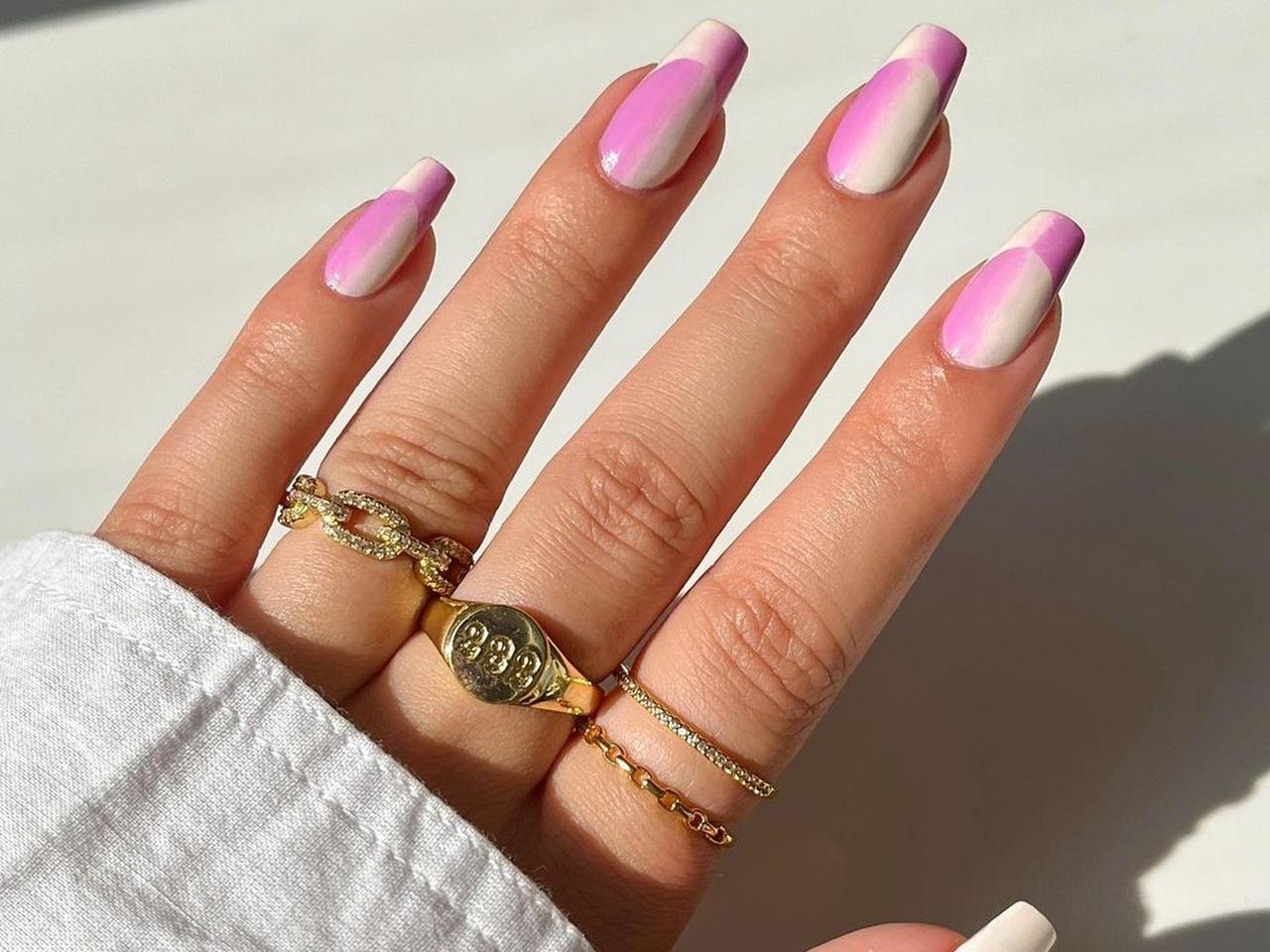 グラデカラーで立体感！SNSで話題の「オンブレフレンチネイル」がハイセンスすぎる
