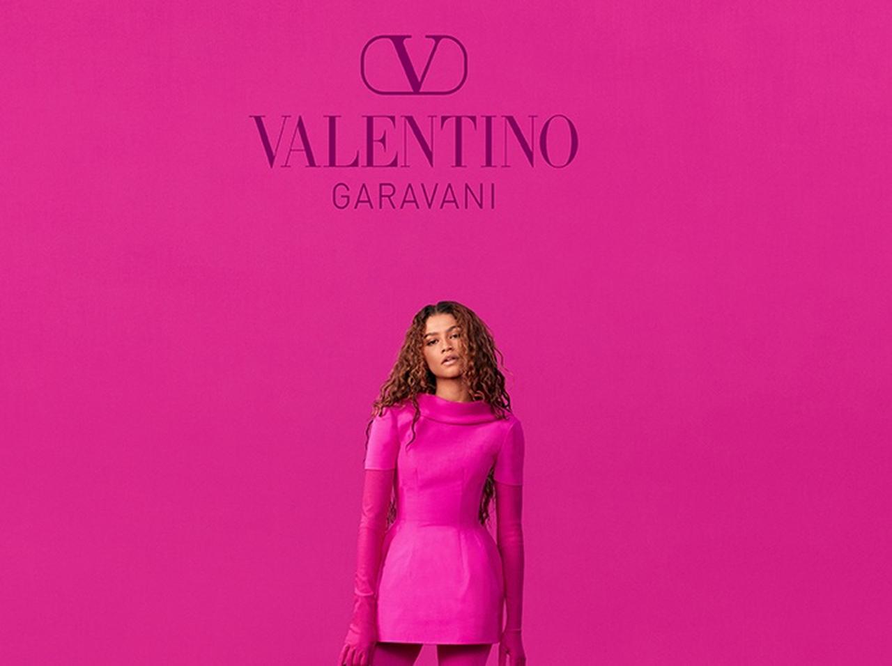 ゼンデイヤが“ピンクの世界”に入り込む！ヴァレンティノのキャンペーンが公開