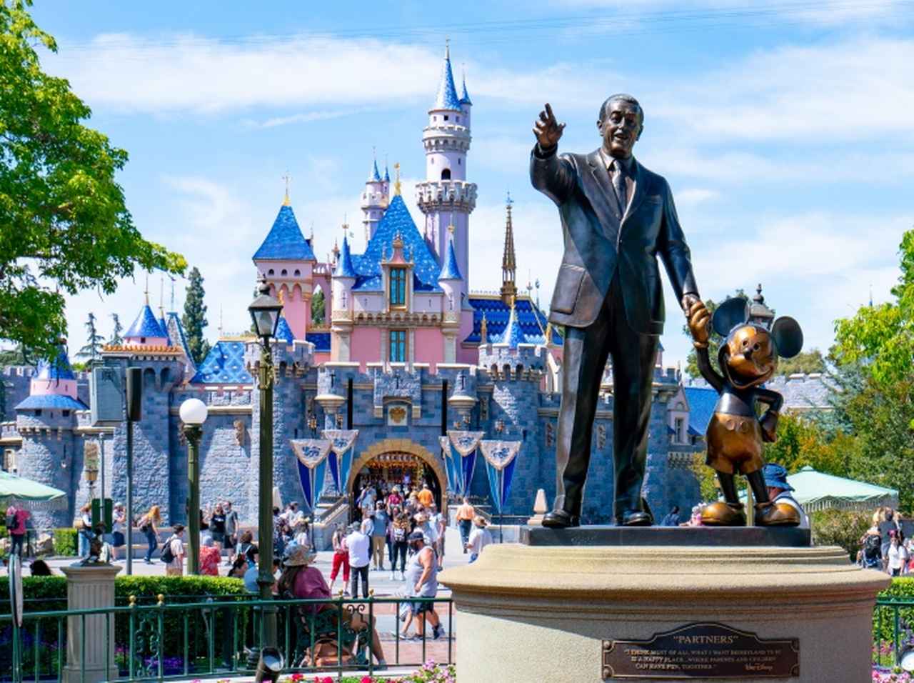 ディズニーランドの「一部」が“おみやげ”として配られる【D23 Expo】