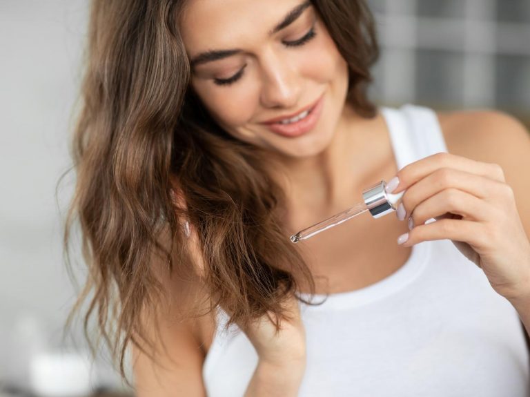 「スクワランオイル」は髪にもいい！うるツヤ髪へ導くヘアケア方法をプロが紹介