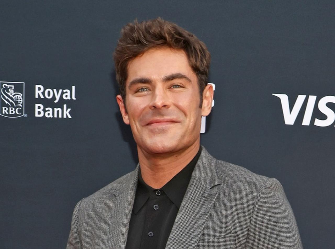 これぞ別人級の役作り! ザック・エフロンが「プロレスラー・ボディ」づくりに大成功