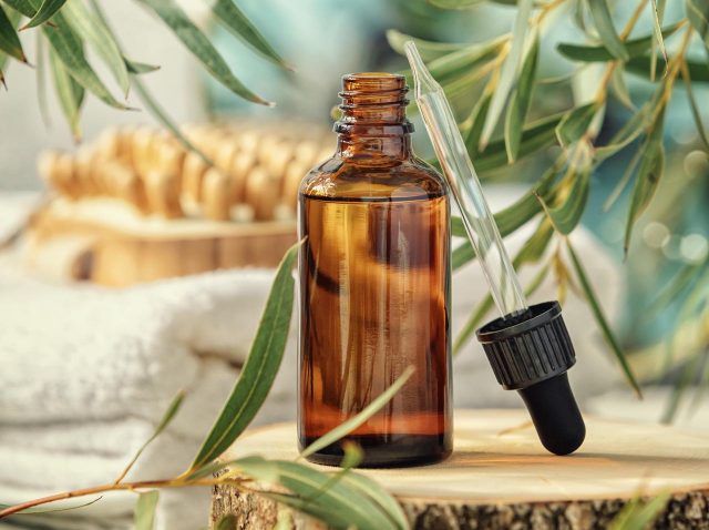 生理痛やPMSを「エッセンシャルオイル」でケア！辛い不調を和らげる取り入れ方