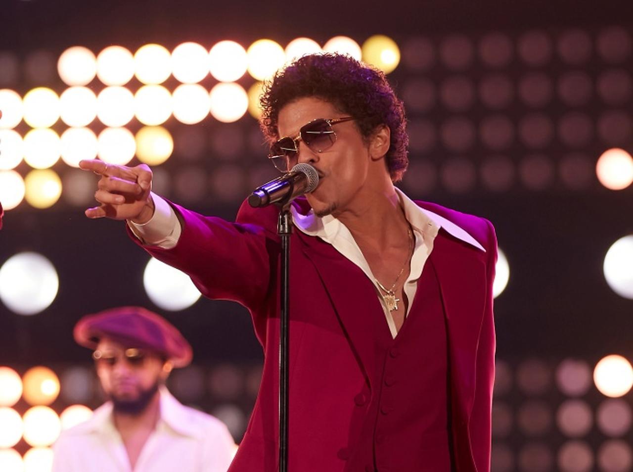 ブルーノ・マーズが「読売巨人軍」の仲間入り!最終日に貴重な姿を見せる