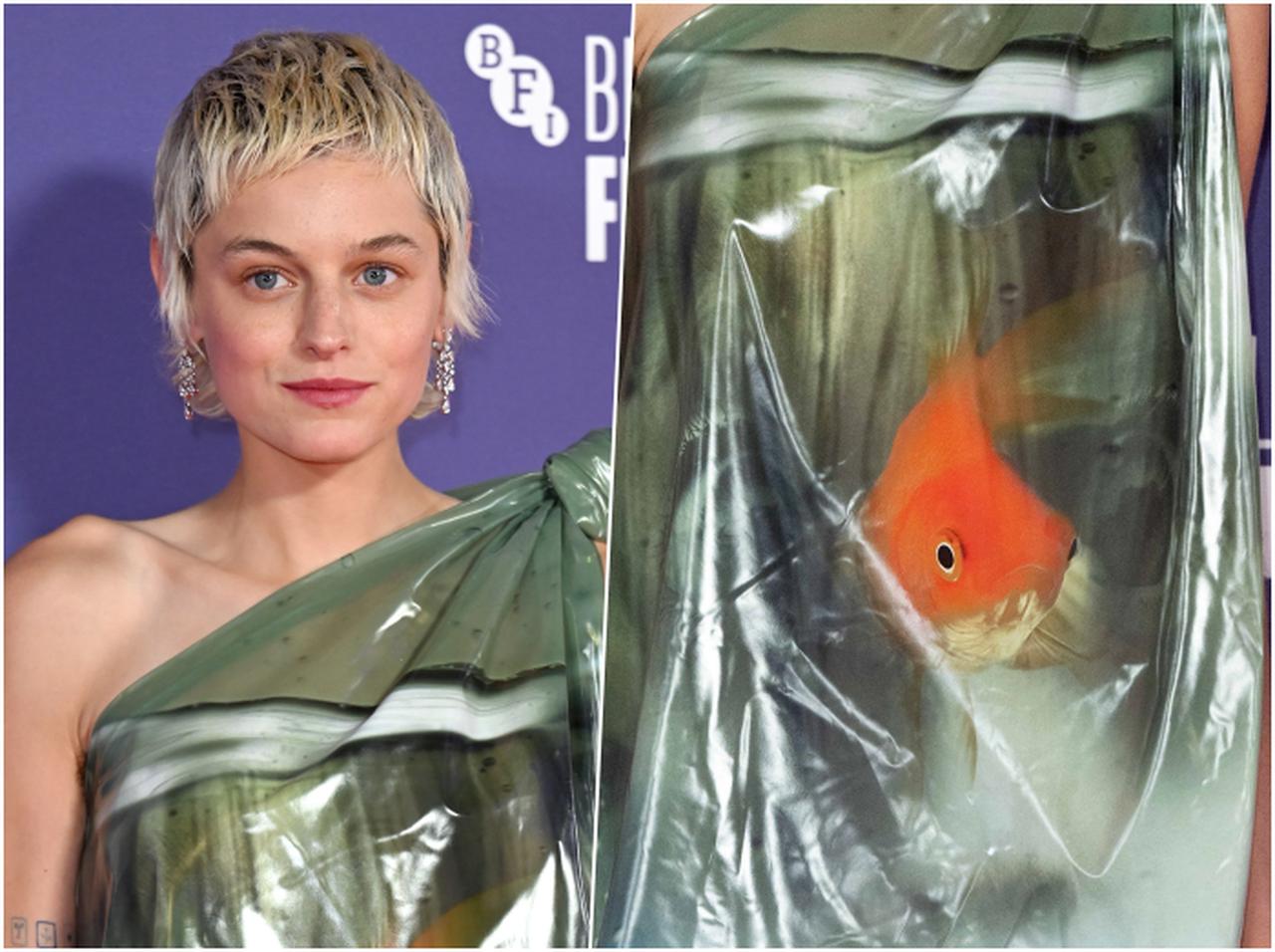 150円で買えるデザインを起用した“金魚ドレス”を着用したエマ・コリン