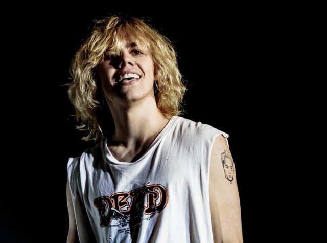 初来日のザ・キッド・ラロイがプリクラで盛れまくるとこうなる