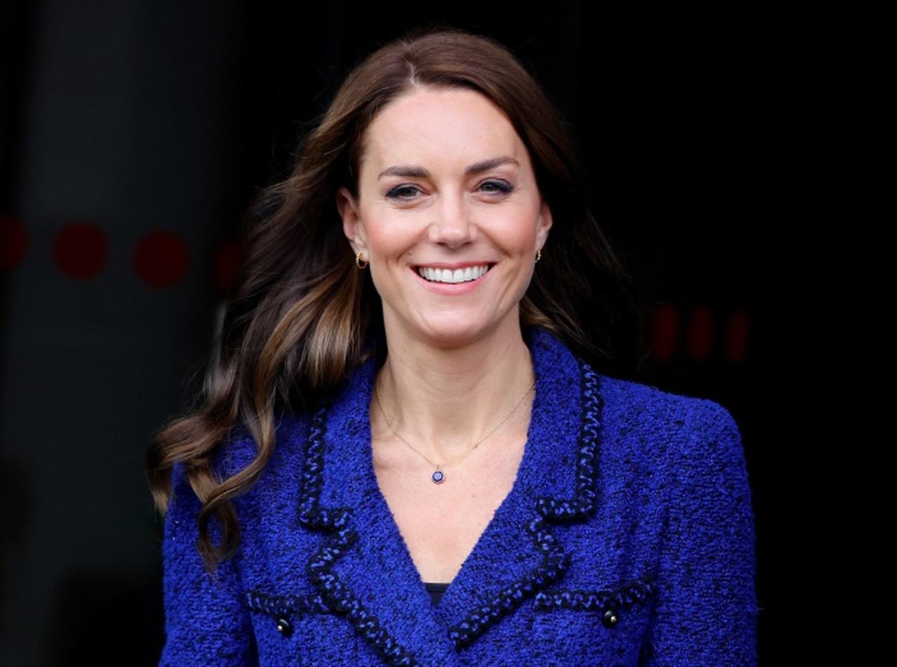 キャサリン妃、25年以上前のシャネルのジャケットを着て公務へ