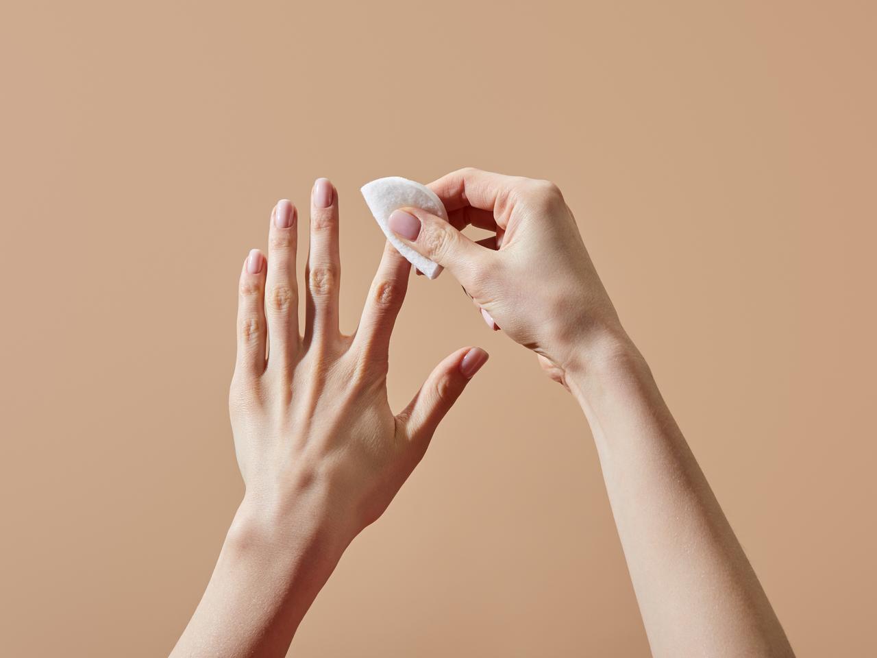 自爪を傷めずセルフで「ジェルネイル」をきれいにオフするコツ