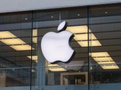 AppleのiPhone13を落として故障!動かない画面に映し出された「思わぬもの」とは?