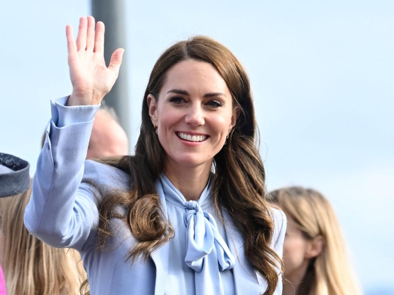 キャサリン妃、ラジオ番組出演時のジャケットがZARAのセール品