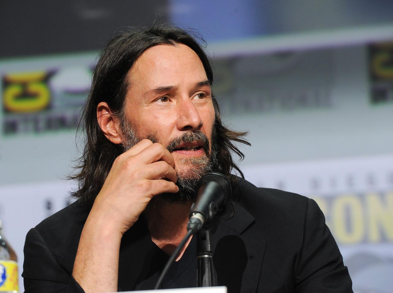 キアヌ・リーブス、自身のコミック『BRZRKR』の映画で「監督」も務める可能性！不安も…