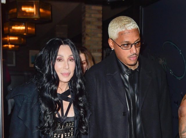 シェール、40歳の年の差なんか関係ない！「私たちが幸せで誰にも迷惑をかけない」