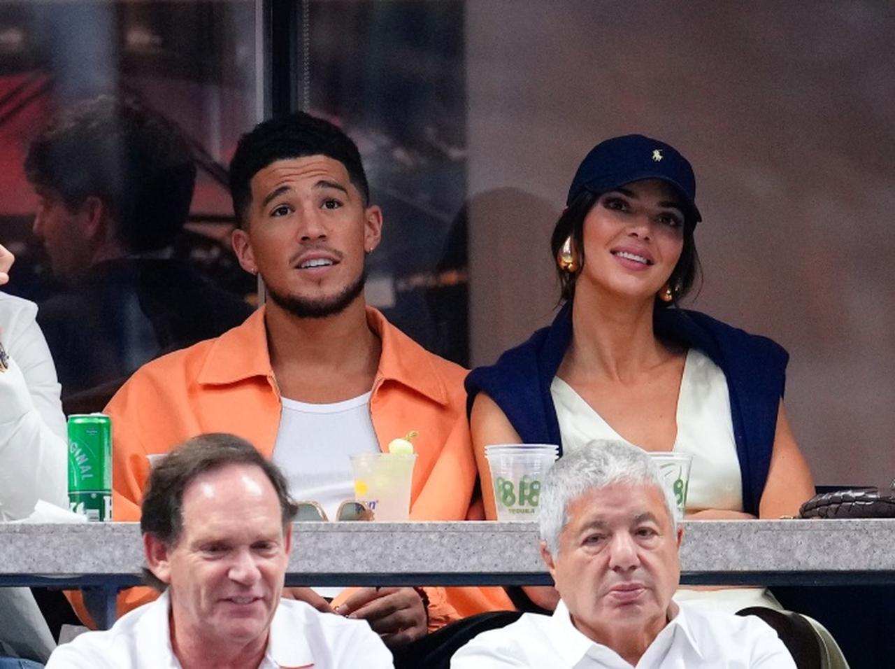 来日中のケンダル・ジェンナー、日本旅行は傷心旅行だった？恋人との破局が報じられる