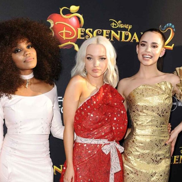『ディセンダント4』に続報！ シンデレラとハートの女王に人気シンガー2人が起用
