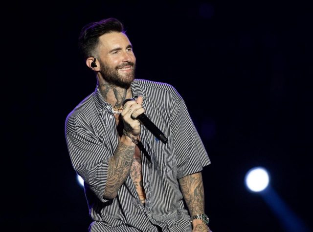 マルーン5、来日公演の「VIPグッズ」が発表！この冬に使えるアイテムが