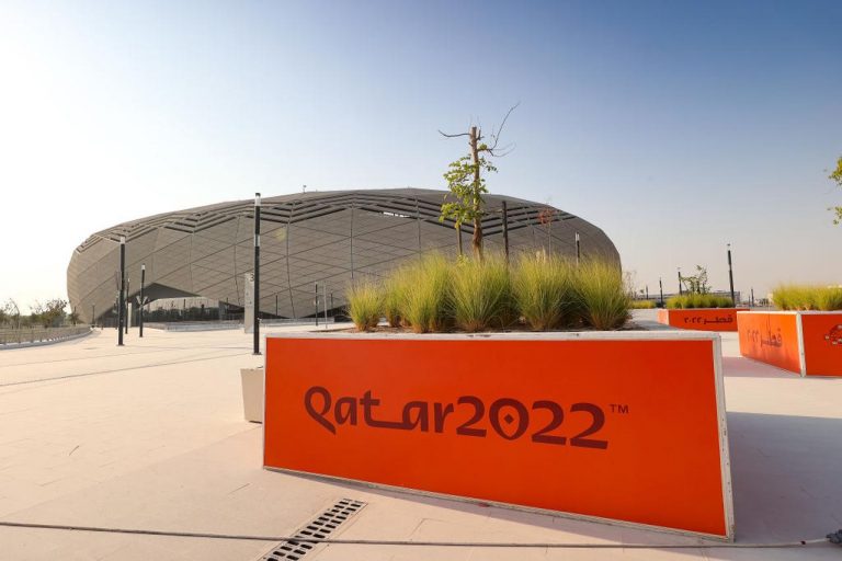 【500文字で解説】カタールW杯でFIFAを悩ます「4.4億ドル問題」とは