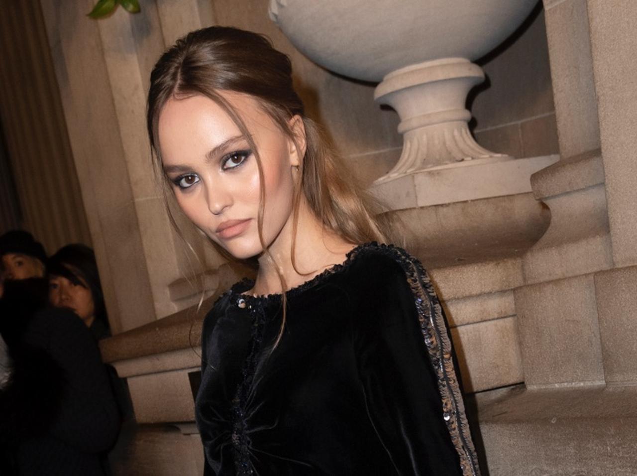 リリー・ローズ・デップ、父ジョニー・デップの裁判に「ダンマリの理由」を明かす