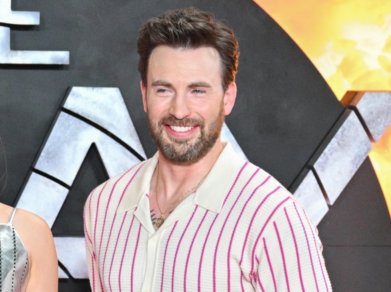 クリス・エヴァンスが“最もセクシーな男性”に選ばれたと知った「クリス母の反応」が最高