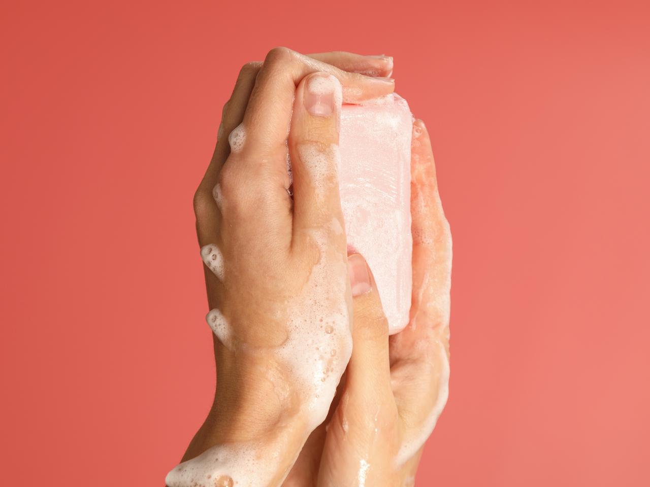 デリケートゾーン石鹸を使うべき理由とは?適切なケア方法とおすすめ人気アイテム4選
