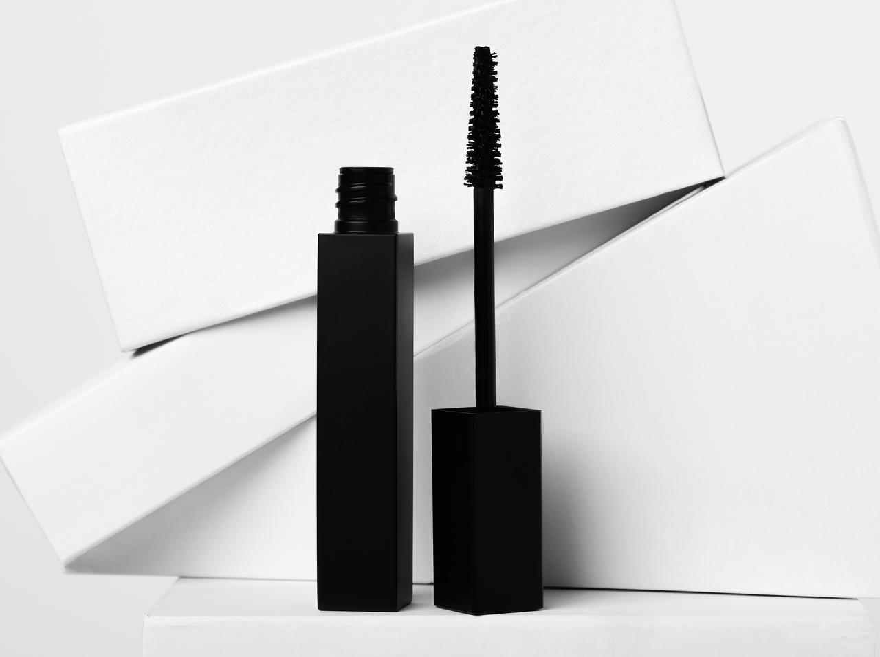 世界初の偉業を成し遂げた「マスカラ」が海外で話題！ぐんとボリューミーに仕上がるその1本とは？