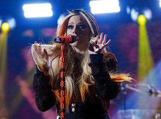 アヴリル・ラヴィーンが千葉に降臨！気になった日本のお土産が渋い