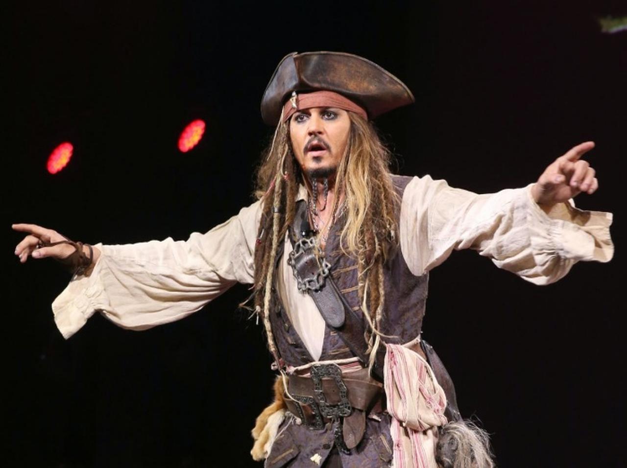 ディズニーランドにいたジャック・スパロウが「ジョニー・デップに激似」で本人説が浮上