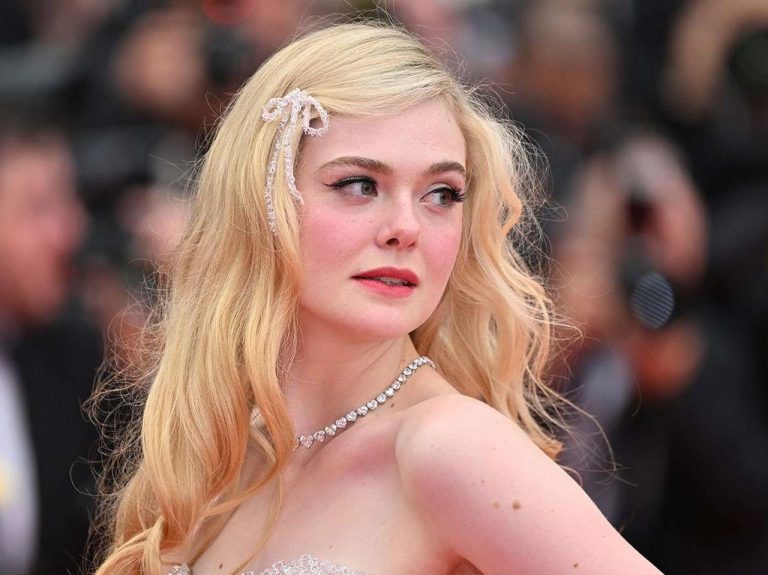 「リボン」で作る簡単へアレンジ特集！今っぽいオシャレな取り入れ方