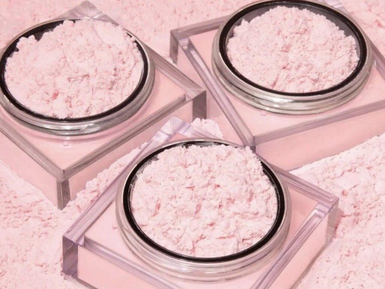 ピンクのフェイスパウダーがトレンド!血色UPと透明感を同時にゲット