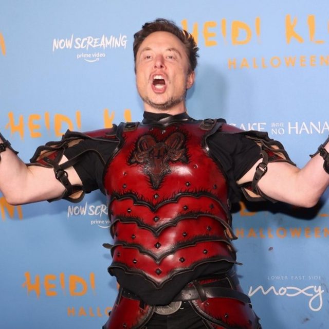 イーロン・マスク、ハロウィンの仮装にかけた“金額”が億万長者