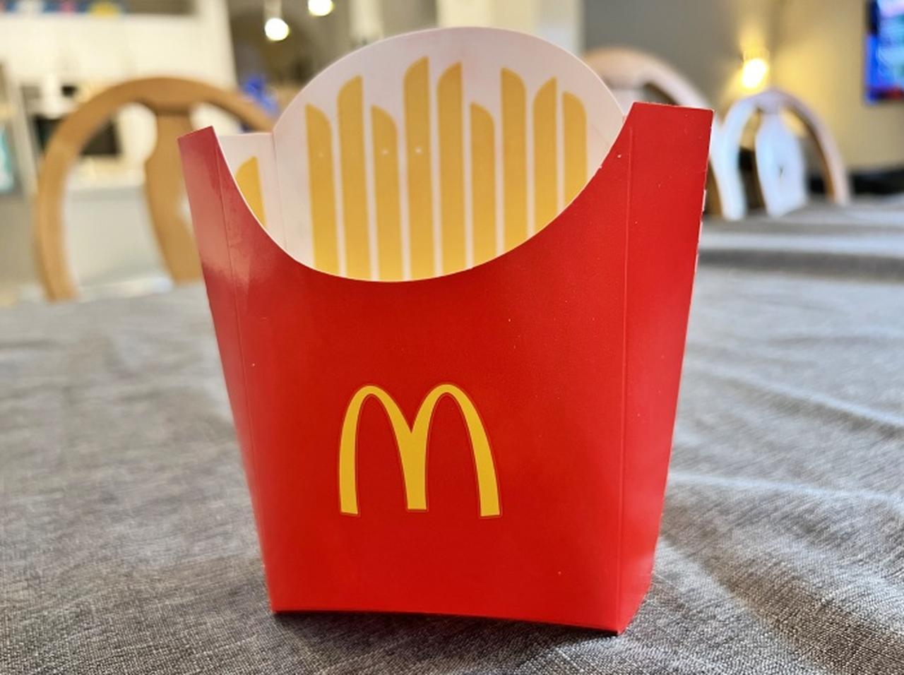 マクドナルドの「ながら食べ」を追求しまくった『珍商品』にネットがザワつく