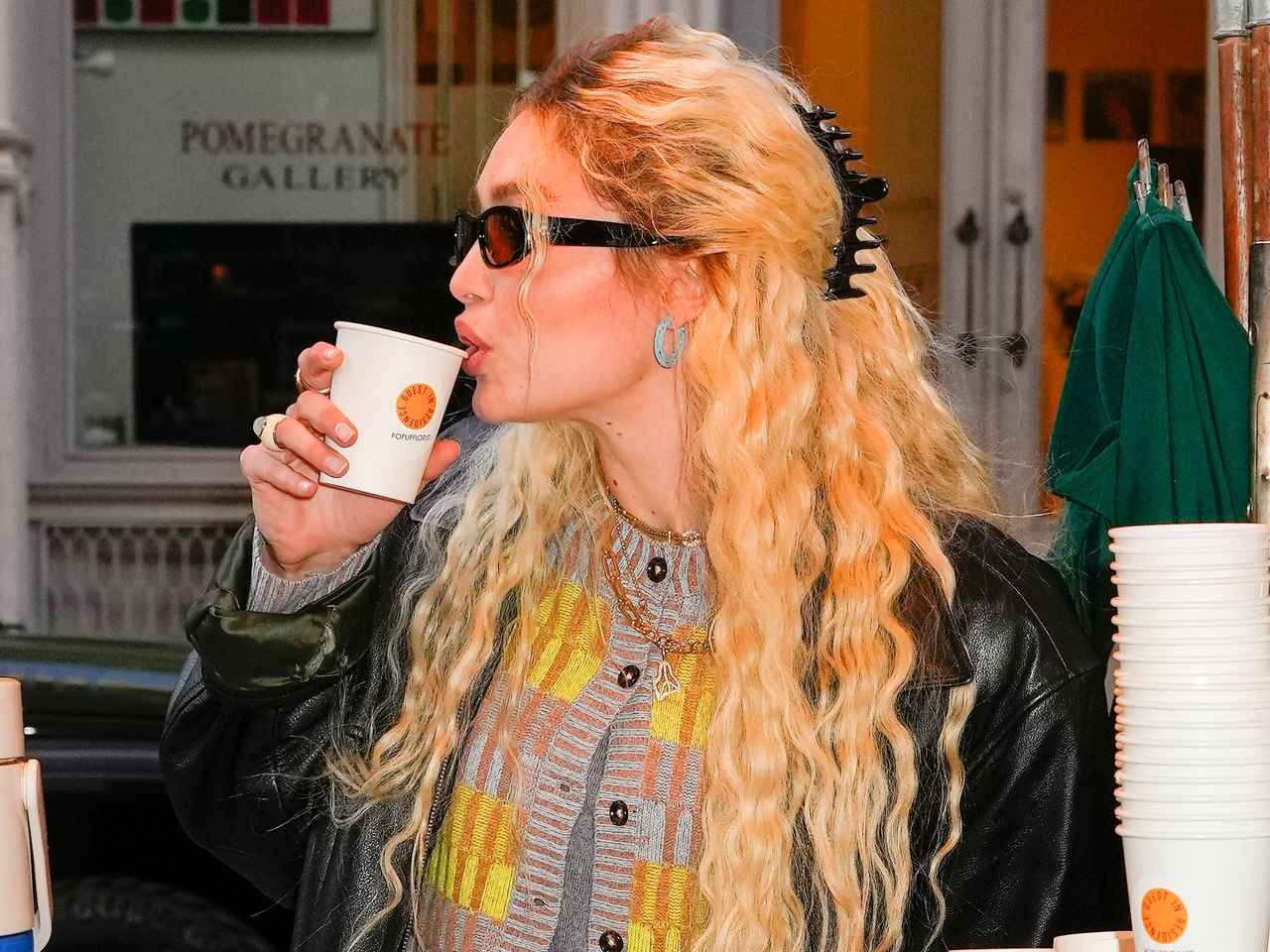 今季トレンド「マーメイドヘア」を“アイロンなし”でつくるテクニック