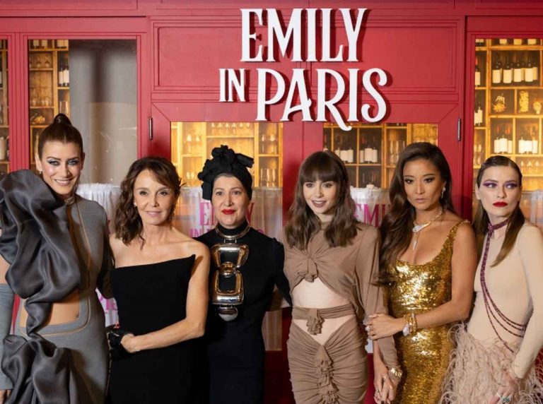 『エミリー、パリへ行く』シーズン3に『SATC』キャストが出演！？