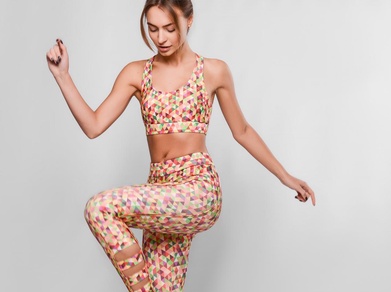 腹筋は“立って鍛える”のがトレンド!「立ち腹筋」が海外のSNSで注目